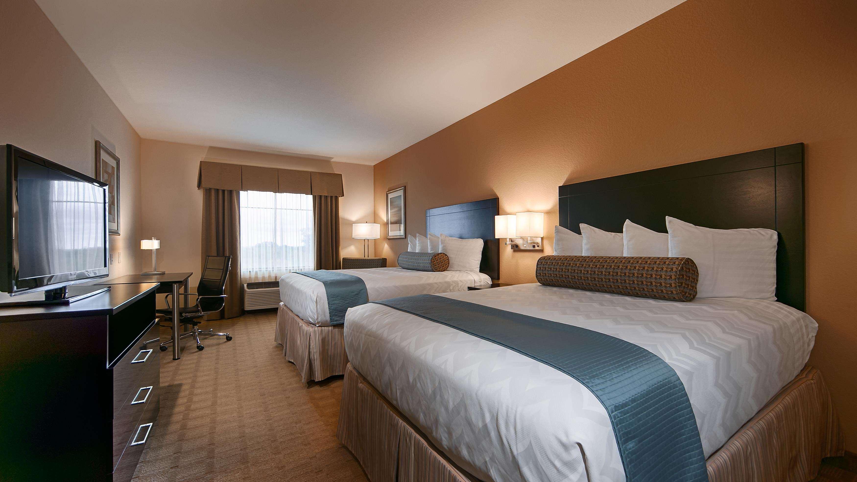 Best Western Plus Lytle Inn And Suites Екстериор снимка