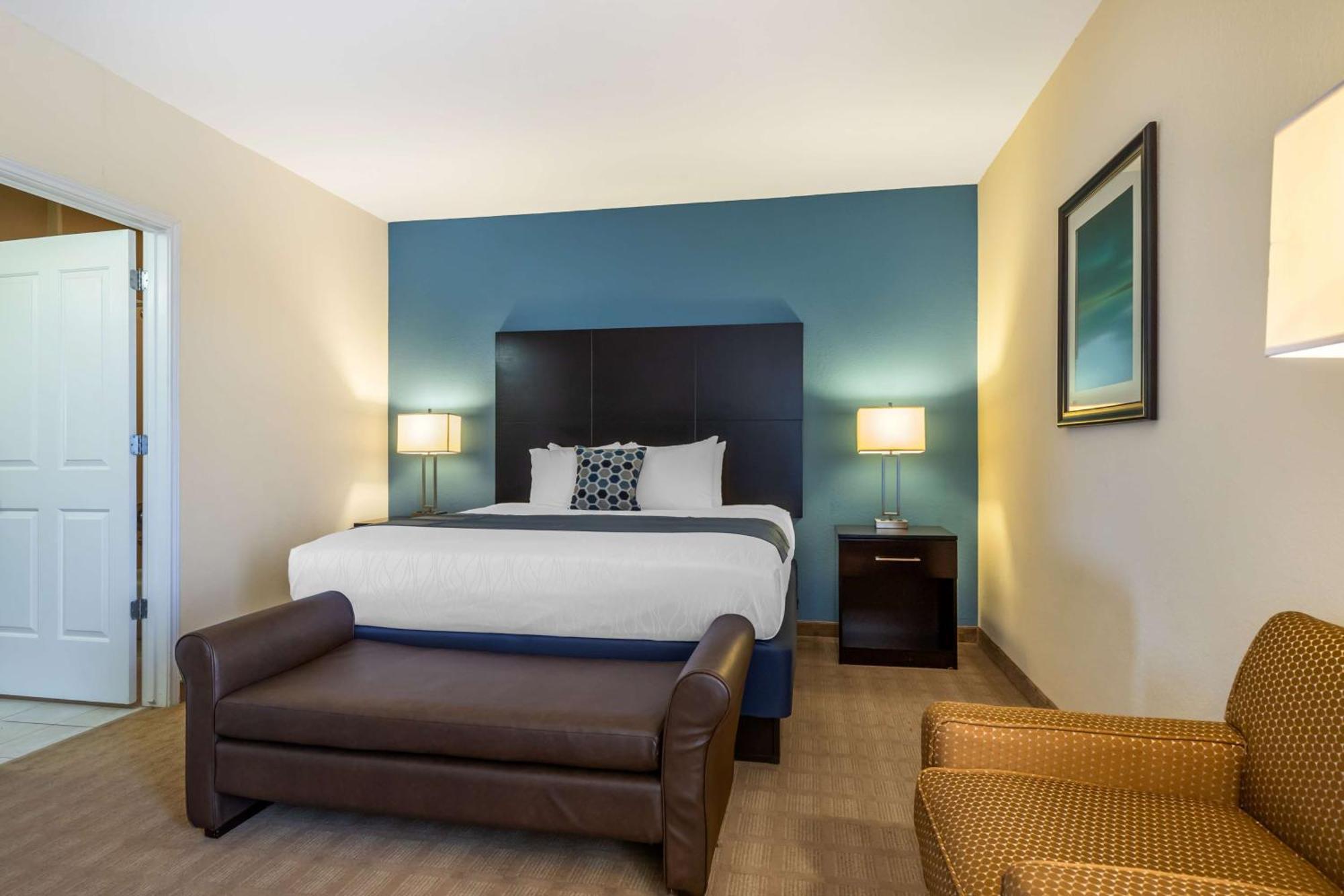 Best Western Plus Lytle Inn And Suites Екстериор снимка