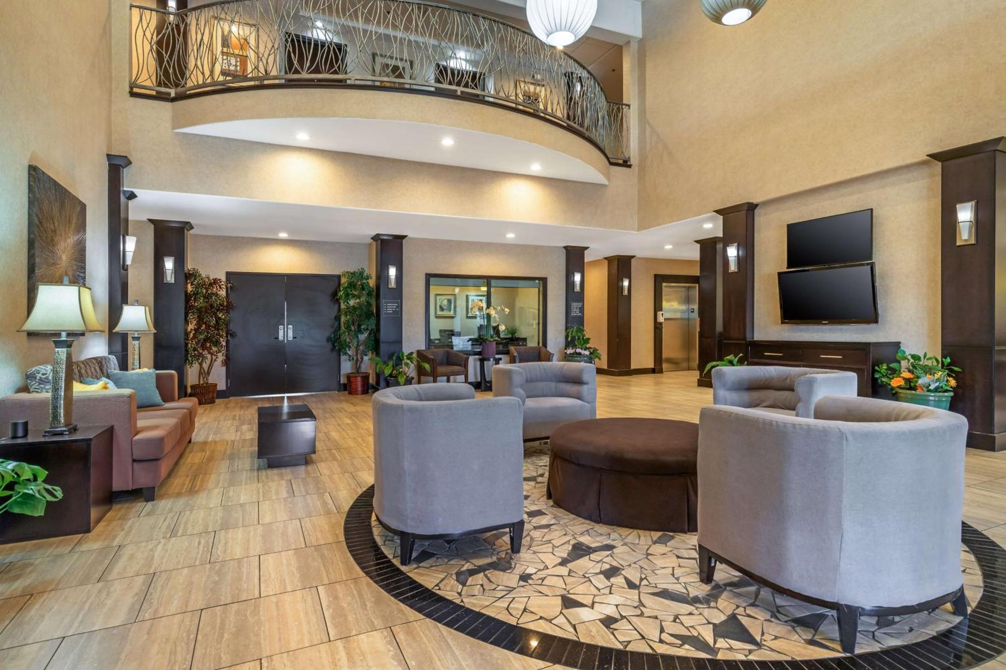 Best Western Plus Lytle Inn And Suites Екстериор снимка