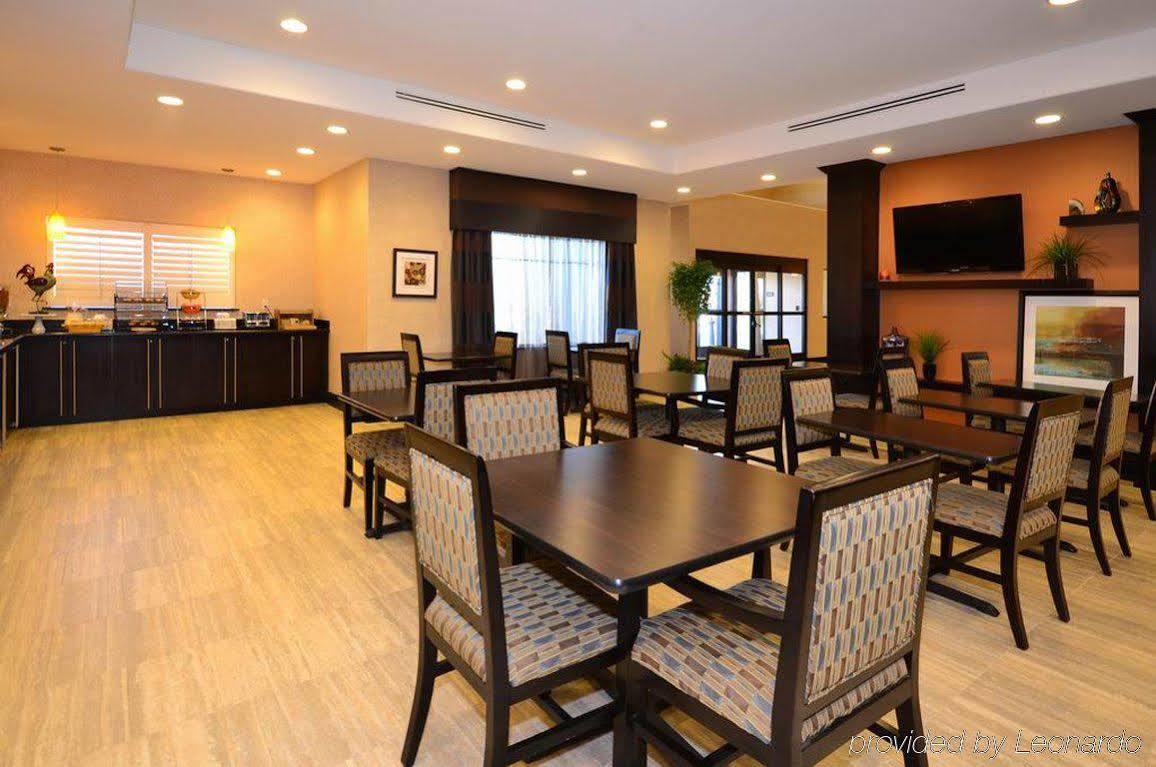 Best Western Plus Lytle Inn And Suites Екстериор снимка