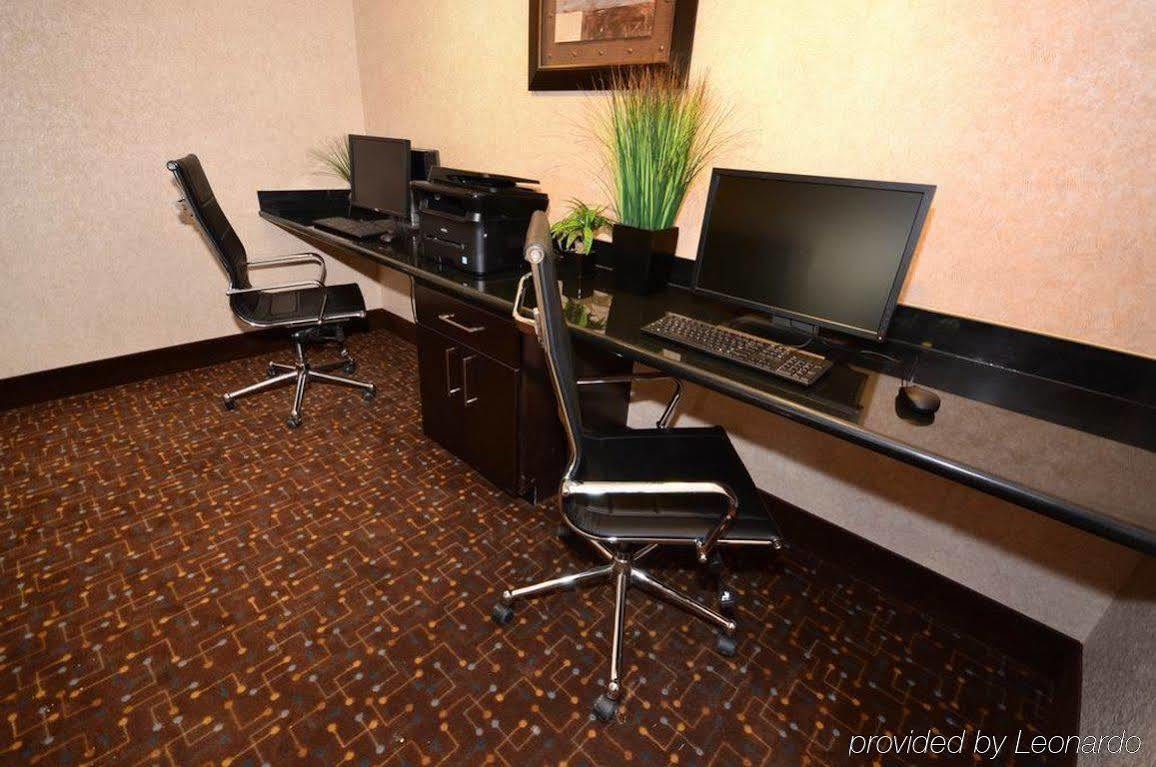 Best Western Plus Lytle Inn And Suites Екстериор снимка