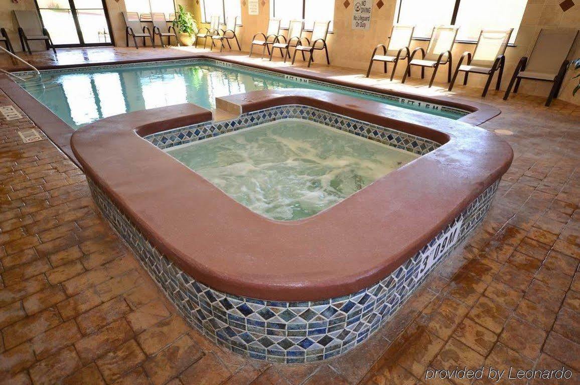 Best Western Plus Lytle Inn And Suites Екстериор снимка