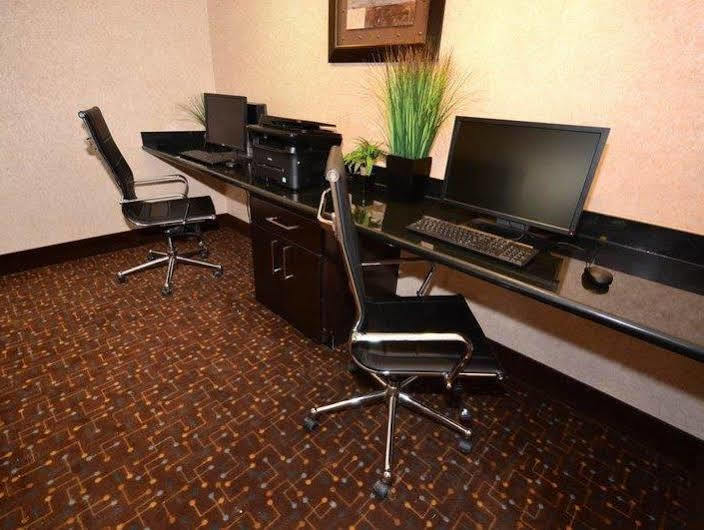 Best Western Plus Lytle Inn And Suites Екстериор снимка